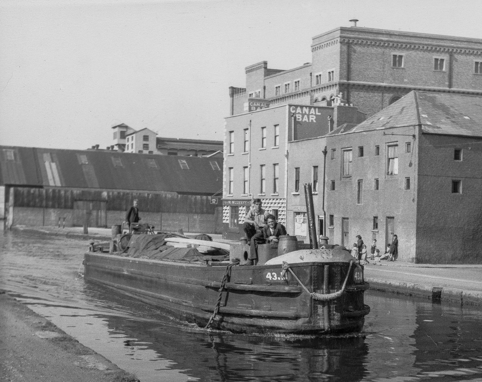 Barge 1950s GrandCanal c1950 IrishRailwaySociety